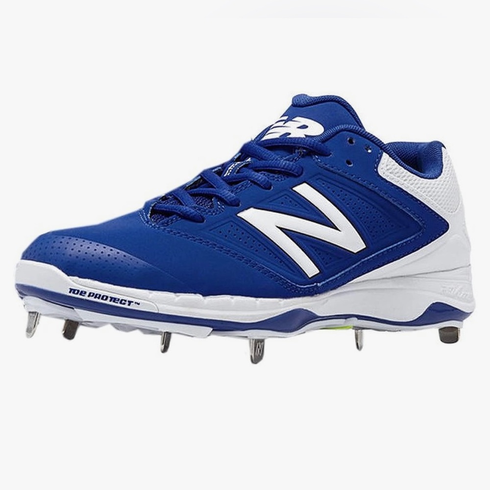 New Balance Women’s Softball cleats size 6 (Sm4040d1)